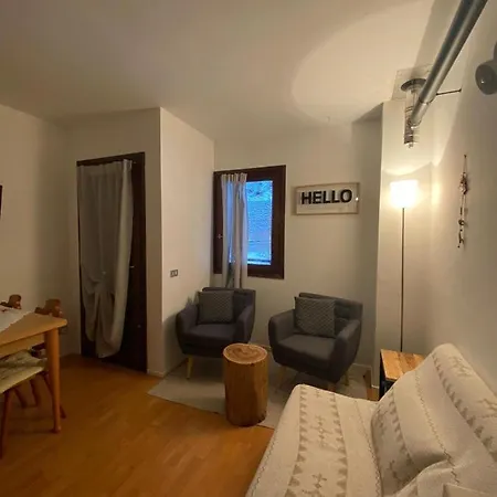 A 2,5 Km Da Apartment *