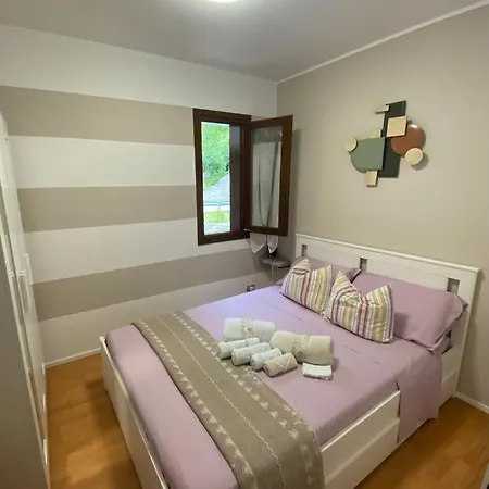 A 2,5 Km Da Apartment *